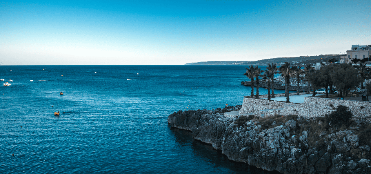 Castro Marina all’ora blu: il Salento che si tuffa nella roccia | Puglia.com
