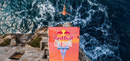Polignano a Mare incanta il mondo: finale da record per il Red Bull Cliff Diving 2026 | Puglia.com